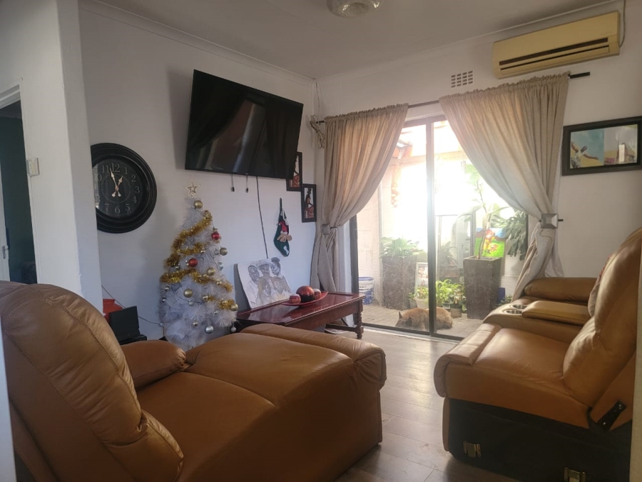 To Let 2 Bedroom Property for Rent in Highbury Park Western Cape